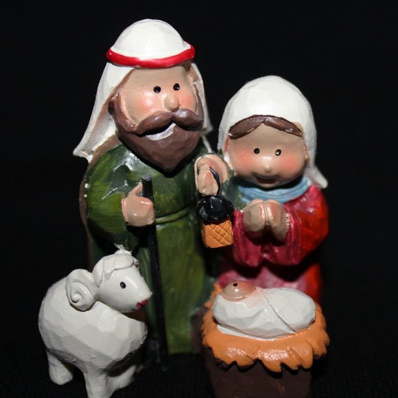 Christmas Salt and Pepper Shakers | Hallmark Santa and Mrs. Claus Shakers - Picture 9 of 14